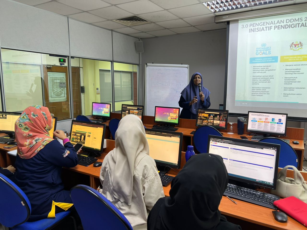 Taklimat dan Latihan DDMS Tingkatkan Kecekapan Pengurusan Dokumen UiTM oleh Fakulti Muzik dan Institut Sains
